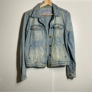 GAP western women’s vintage  semi distressed faded blue denim jacket size M